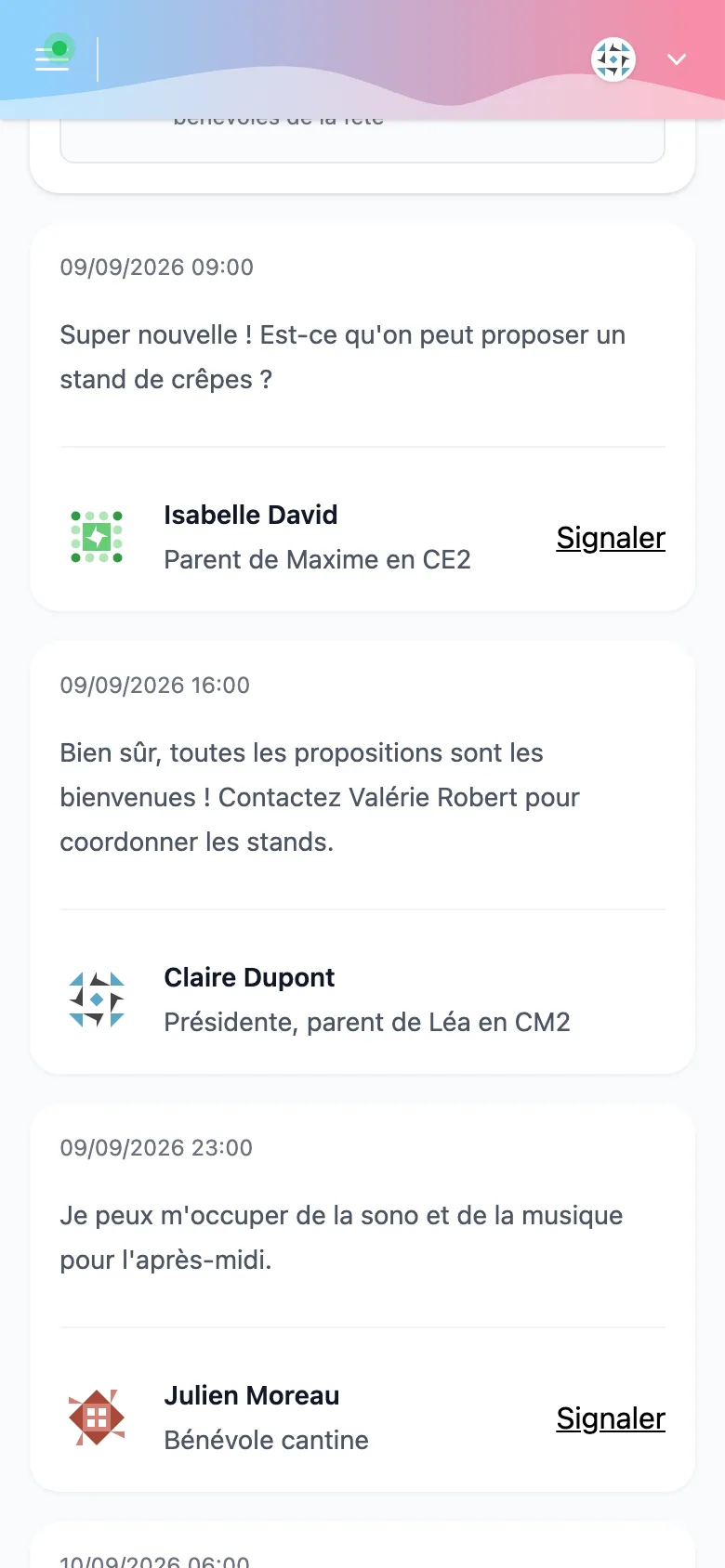 Commentaires des parents sous le communiqué de la fête de fin d'année, sur un téléphone