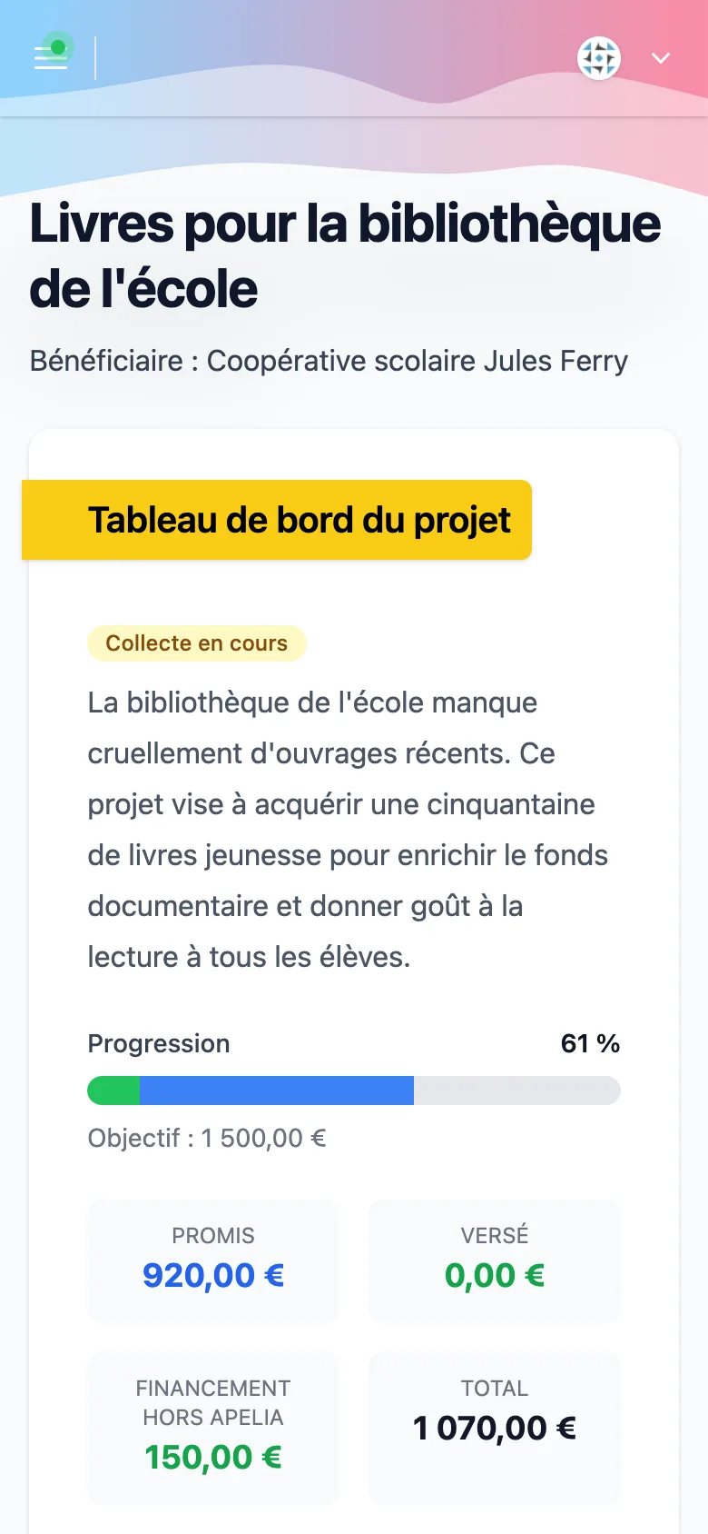 Tableau de bord d'un projet de financement de livres pour la bibliothèque, affiché sur un téléphone